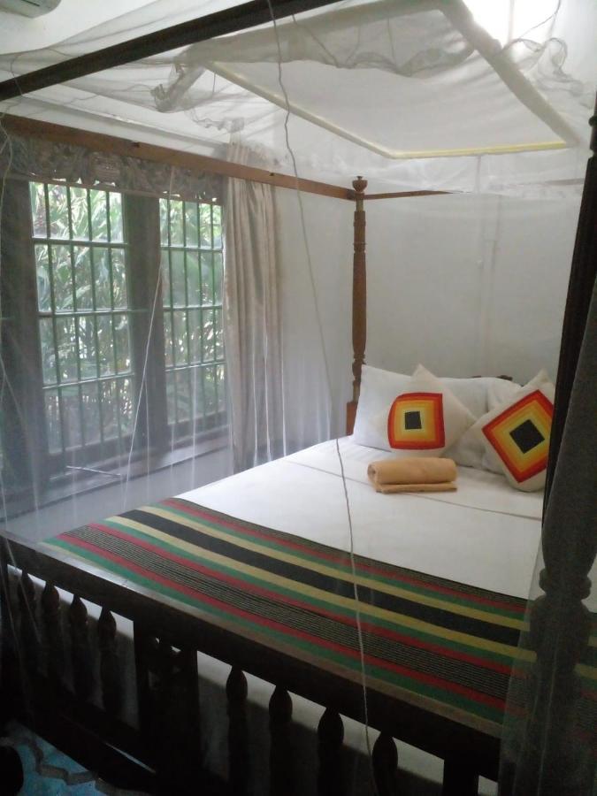 Traditional Kandyan House Exterior photo