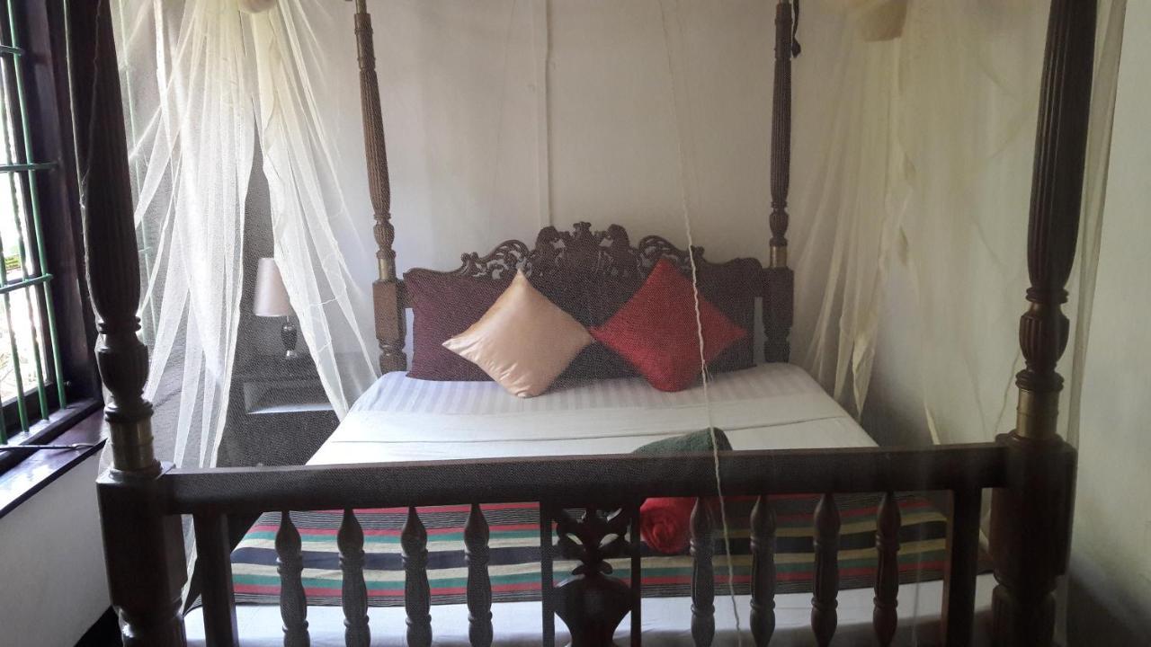 Traditional Kandyan House Exterior photo